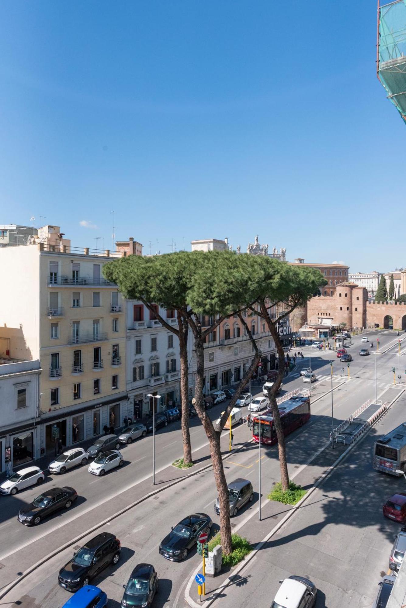Labanca's Gallery Saint John Apartment Rome